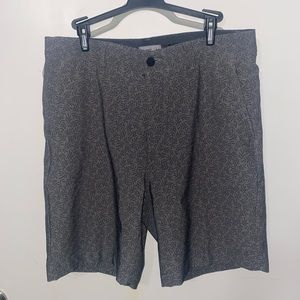 VRST shorts size 34